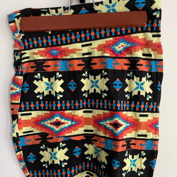 Aztec/Geometric shape mini skirt. - Picture 2 of 4